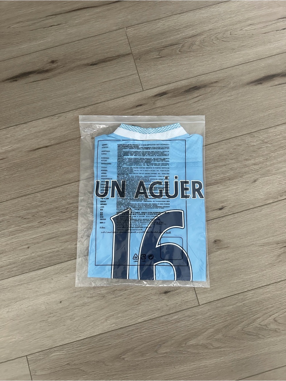 Manchester City Kun Aguero 2011/12 Blue Soccer Jersey Men - Picture 3 of 4